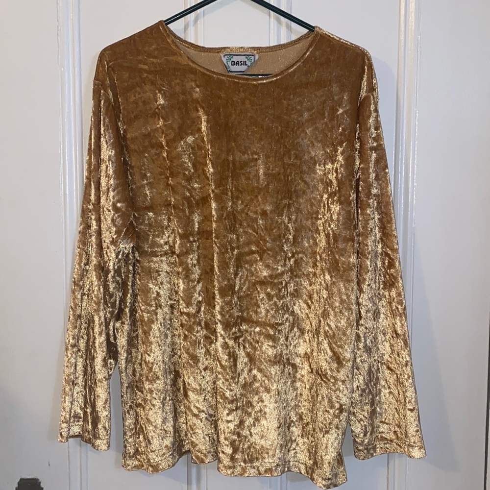 Golden velvet top size 22/24